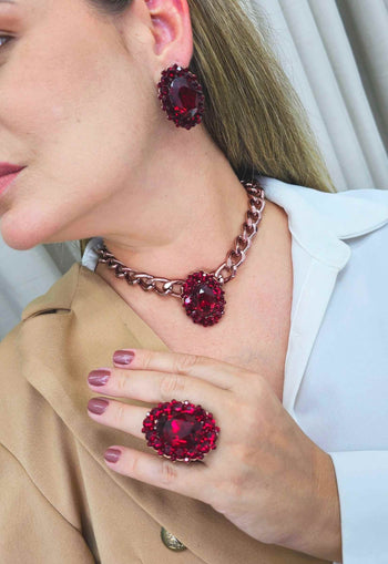 Brinco Aurélia Red com pedra oval vermelha e Strass Siam