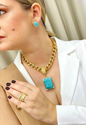 Brinco Adelise de gota com pedras turquesas banhado no dourado