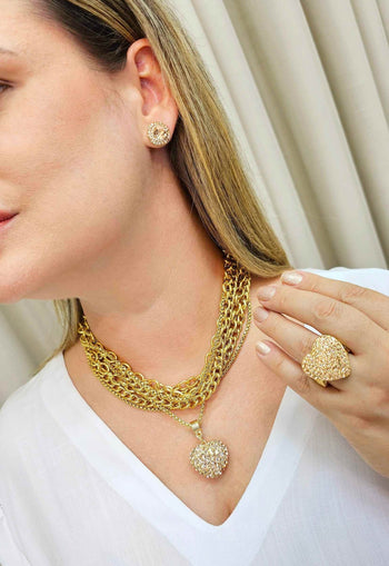 Colar Dafne Gold com pingente de coração e mix de correntes douradas
