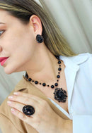Colar Camarote black de bolas pretas e pingente luxo