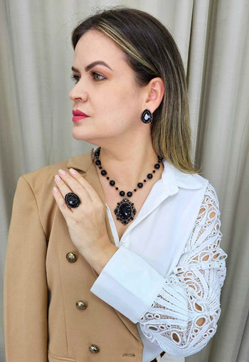 Colar Camarote black de bolas pretas e pingente luxo