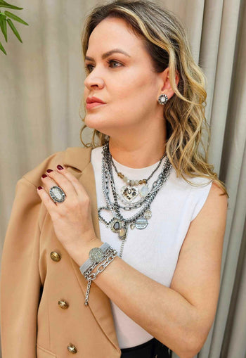 Brinco Impacto silver com pedras cristais e hematite