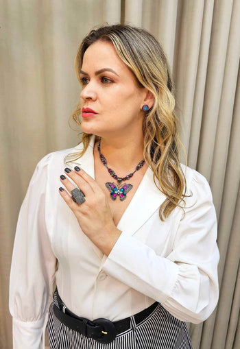 Brinco Prestigio pequeno com pedras fucsias hematite e blue zircon