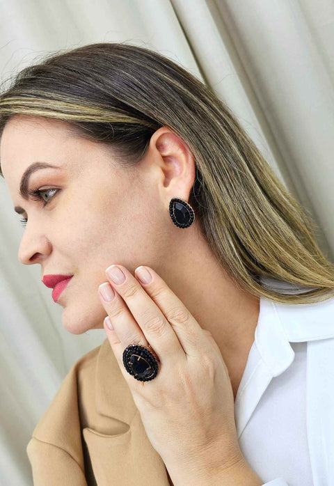 Brinco Camarote black de gota com pedras pretas