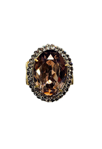 Anel Doha oval com pedras black diamond no banho ouro velho