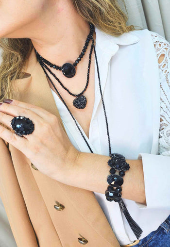Colar Madame lux de pedras e cristais pretos banhado no onix