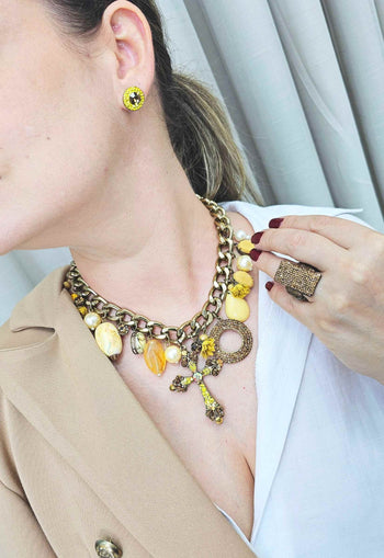 Colar Auriflor ouro velho de pedras amarelas e pingente de crucifixo