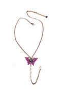 Colar Simpatia com pingente de borboleta fucsia e franja de perolas