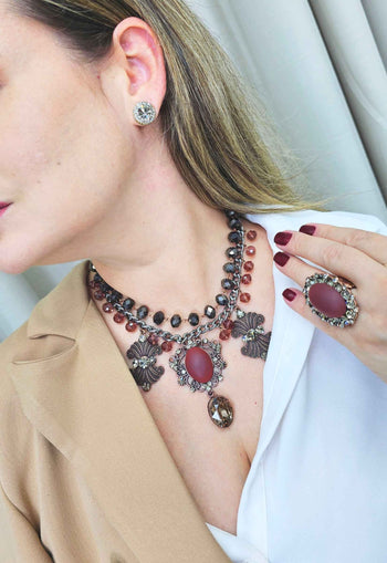 Colar Heloara vintage com pedras vinho hematite e black diamond