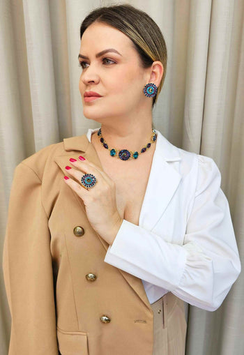 Anel Atena dourado com pedras coloridas