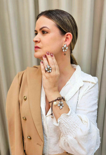 Anel de flor Fabir com strass opal banhado no vintage