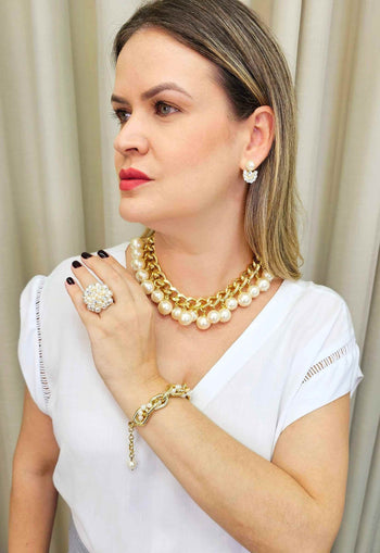 Colar Nostalgia Classic com perolas banhado no dourado
