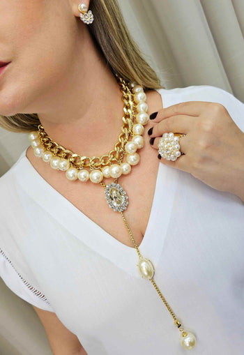Colar Nostalgia Classic com perolas banhado no dourado