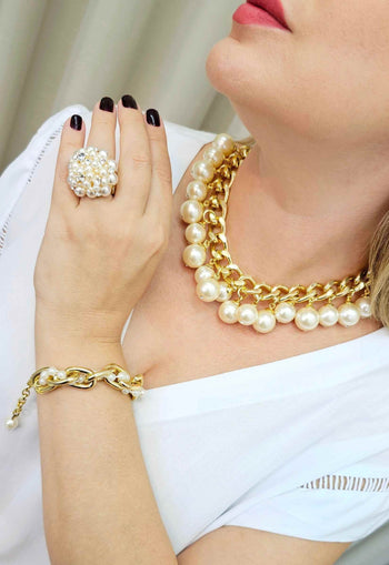 Colar Nostalgia Classic com perolas banhado no dourado