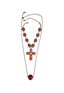 Colar Relíquia com pedras corais pingente de crucifixo e elos e correntes ouro velho