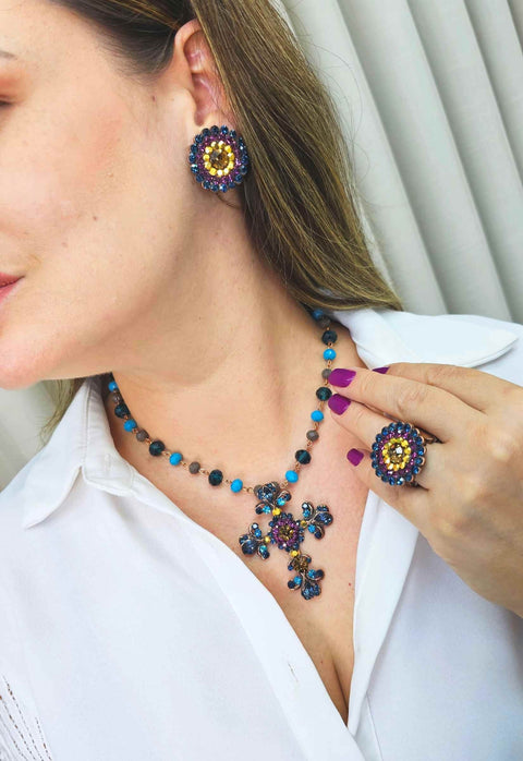 Colar Diva de crucifixo azul e ametista banhado no vintage