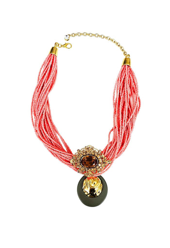 Colar Calissa de miçangas coral e pingente dourado e olivine luxo