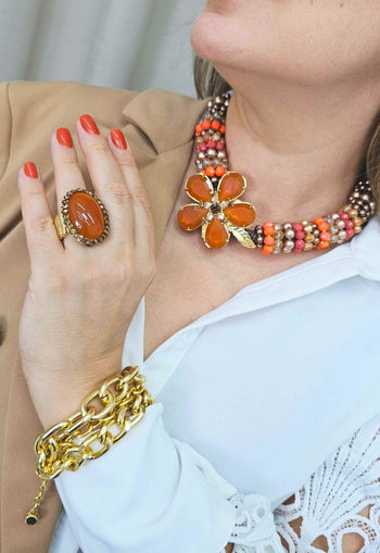 Anel Belladonna com pedra terracota banhado no dourado