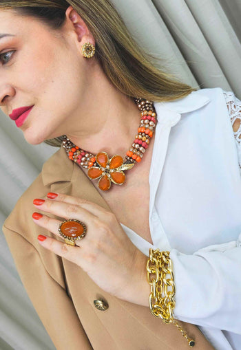 Anel Belladonna com pedra terracota banhado no dourado