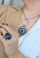 Colar Coliseu silver com mandala de pedras azuis banhado no prata