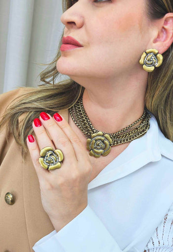 Brinco Acrópolis flor ouro velho