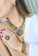 Maxi colar Dominique com pingentes em ouro velho e strass black diamond