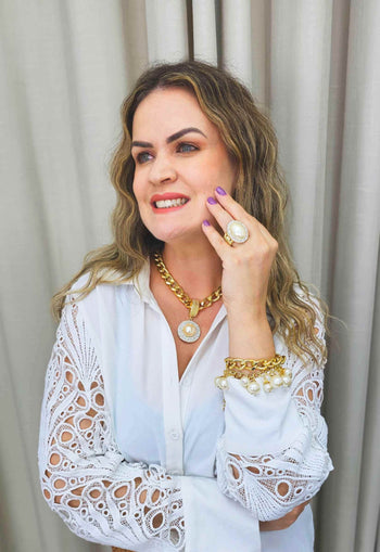 Colar Poesia gold com pingente cristal e perola banhado no dourado