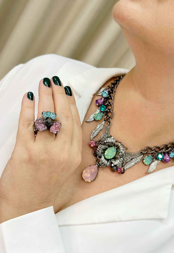 Anel de flor Safire com strass colorido banhado no onix