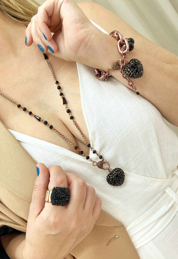 Pulseira Madalena com pingente de coração preto