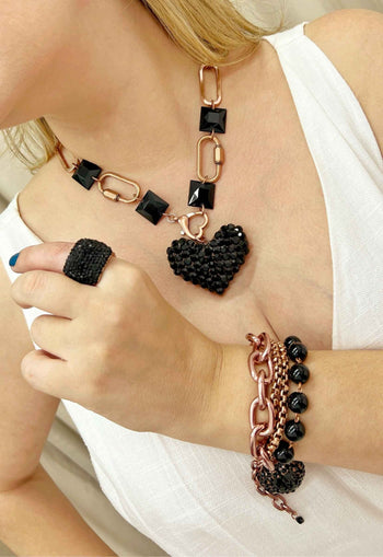 Pulseira Madalena com pingente de coração preto