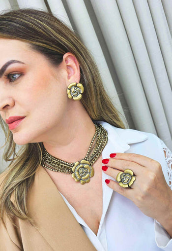 Anel Acrópolis flor ouro velho