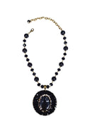 Colar Burlesque com maxi pingente e pedras pretas banhado no ouro velho