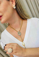 Brinco Nostalgia com perolas banhado no dourado