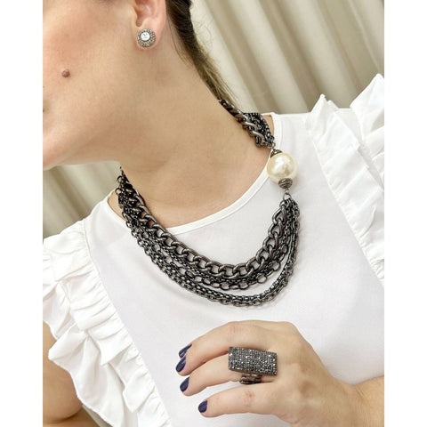 Brinco Vick black diamond e cristal banhado no grafite