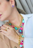 Colar Babalu com pingentes rosa e azul banhado no dourado