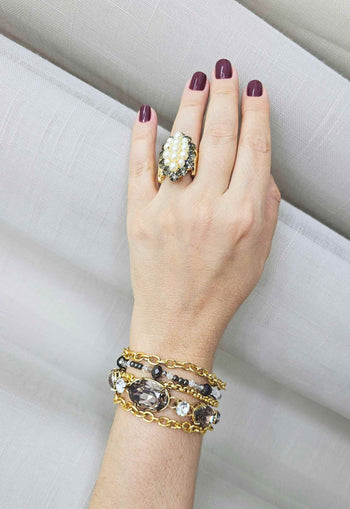 Anel Amarilis Dourado com perolas e strass