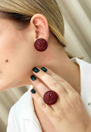 Brinco oval Brigite glam com stras vermelho