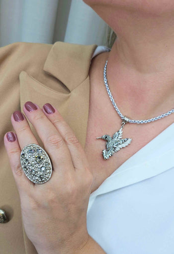 Colar beija flor prata com veneziana e strass black diamond cristal e hematite