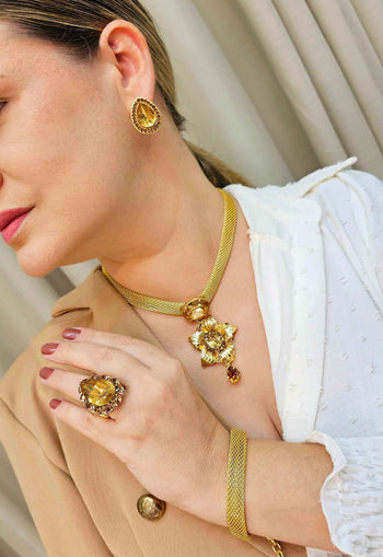 Brinco Enide de gota dourada