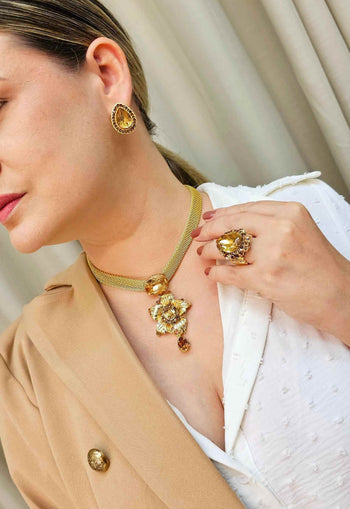 Brinco Enide de gota dourada