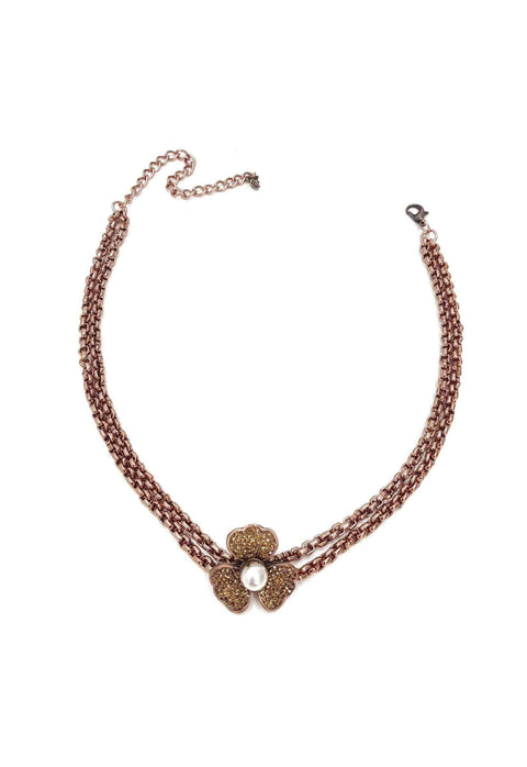 Choker Dara com pingente de flor vintage e perola