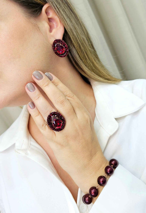 Anel Camarote Glam oval com pedras vermelhas