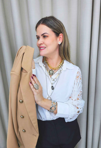 Colar Sanui prata e dourado com elos e pingente black diamond