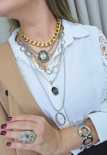 Colar Sanui prata e dourado com elos e pingente black diamond