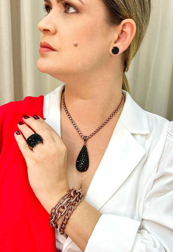 Colar Alure de gota preta banhado no vintage