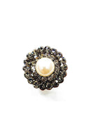 Anel Alegrar redondo com pedras black diamond e perola banhado no vintage