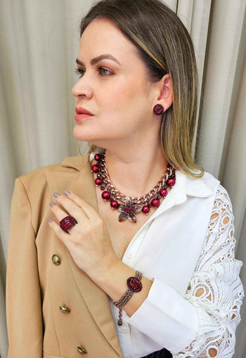 Colar Camarote Glam com bolas e pingente de flor vermelha