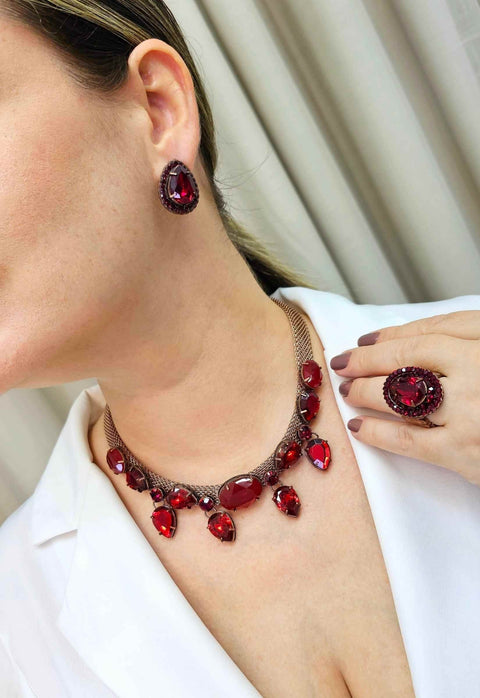 Colar Romana Vermelho com malha vintage e pedras vermelhas