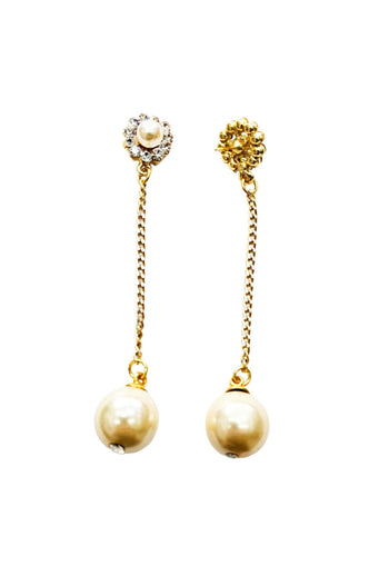 Brinco Poesia gold com corrente dourada e pérolas