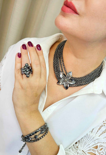 Colar Estilo de correntes veneziana e pingente de flor hematite